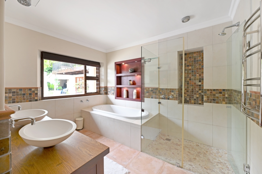 To Let 6 Bedroom Property for Rent in Constantia Western Cape